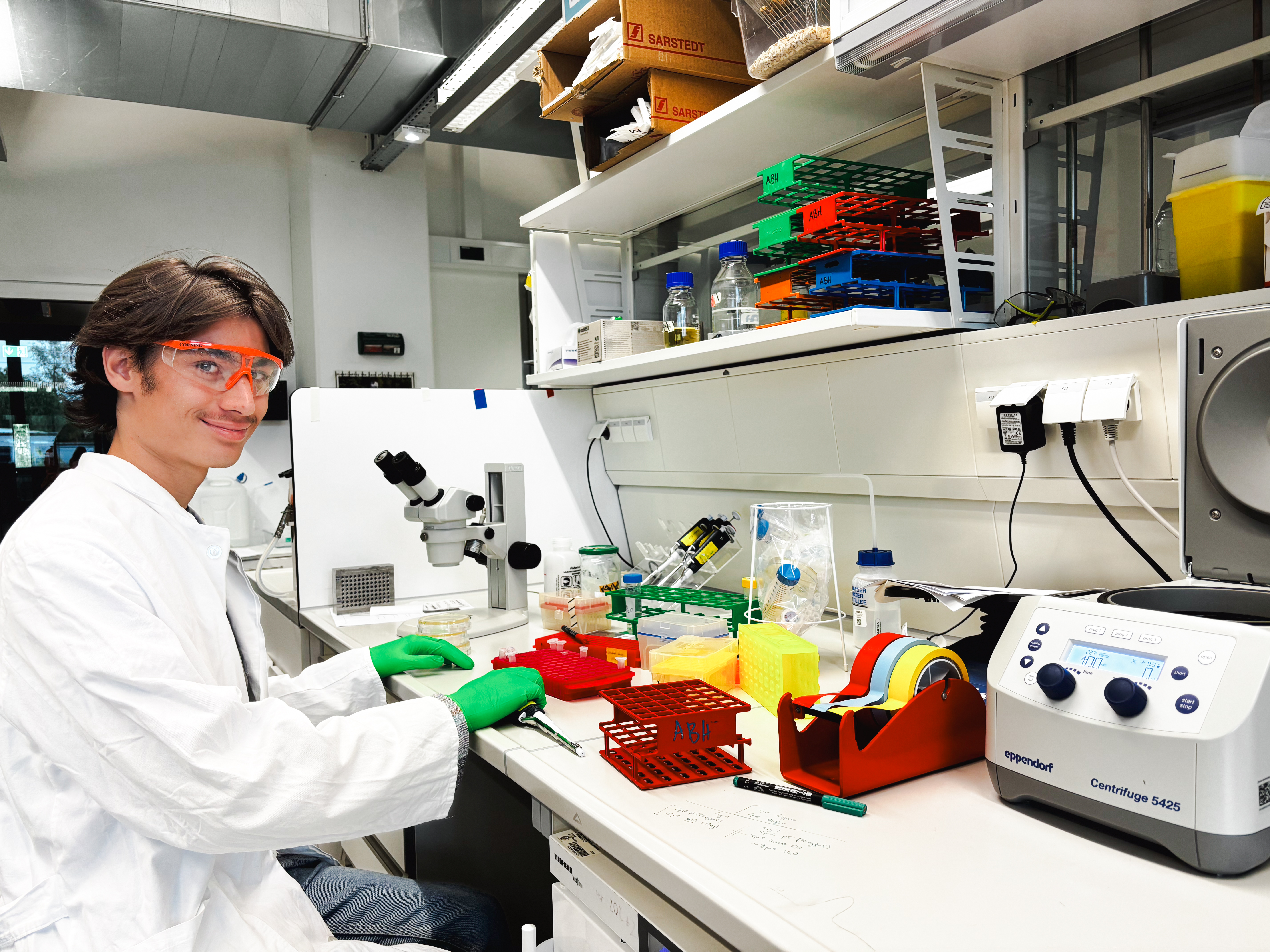  Jugend Forscht Participant in the Lab