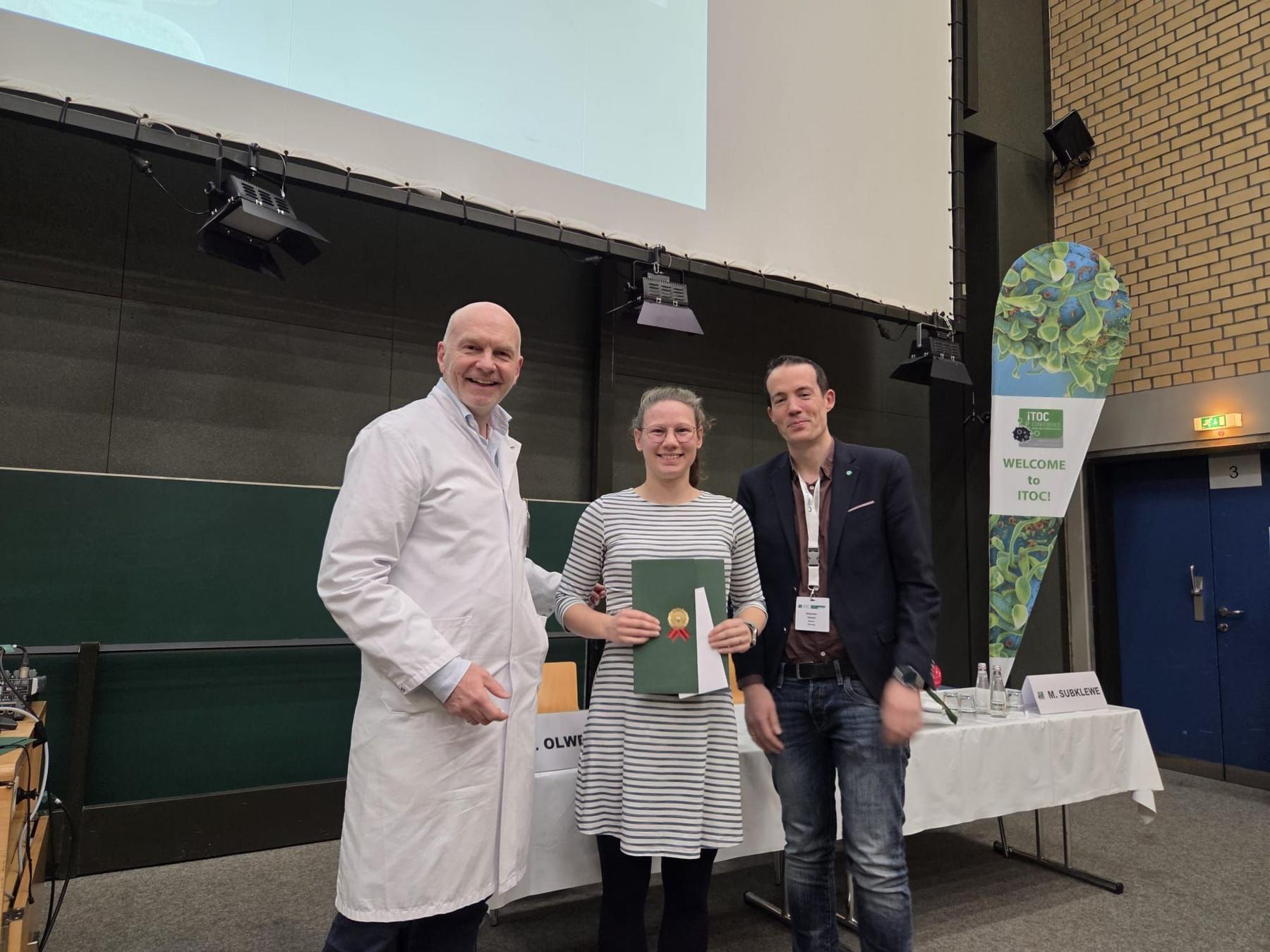 Janina Dörr, shared third poster prize iTOC12