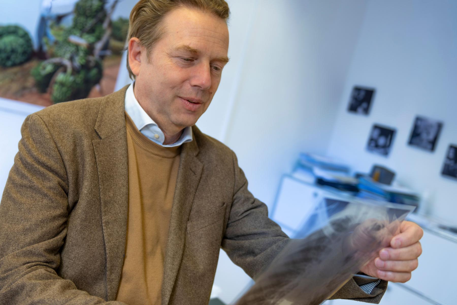 Prof. Dr. med. Michael Hoelscher