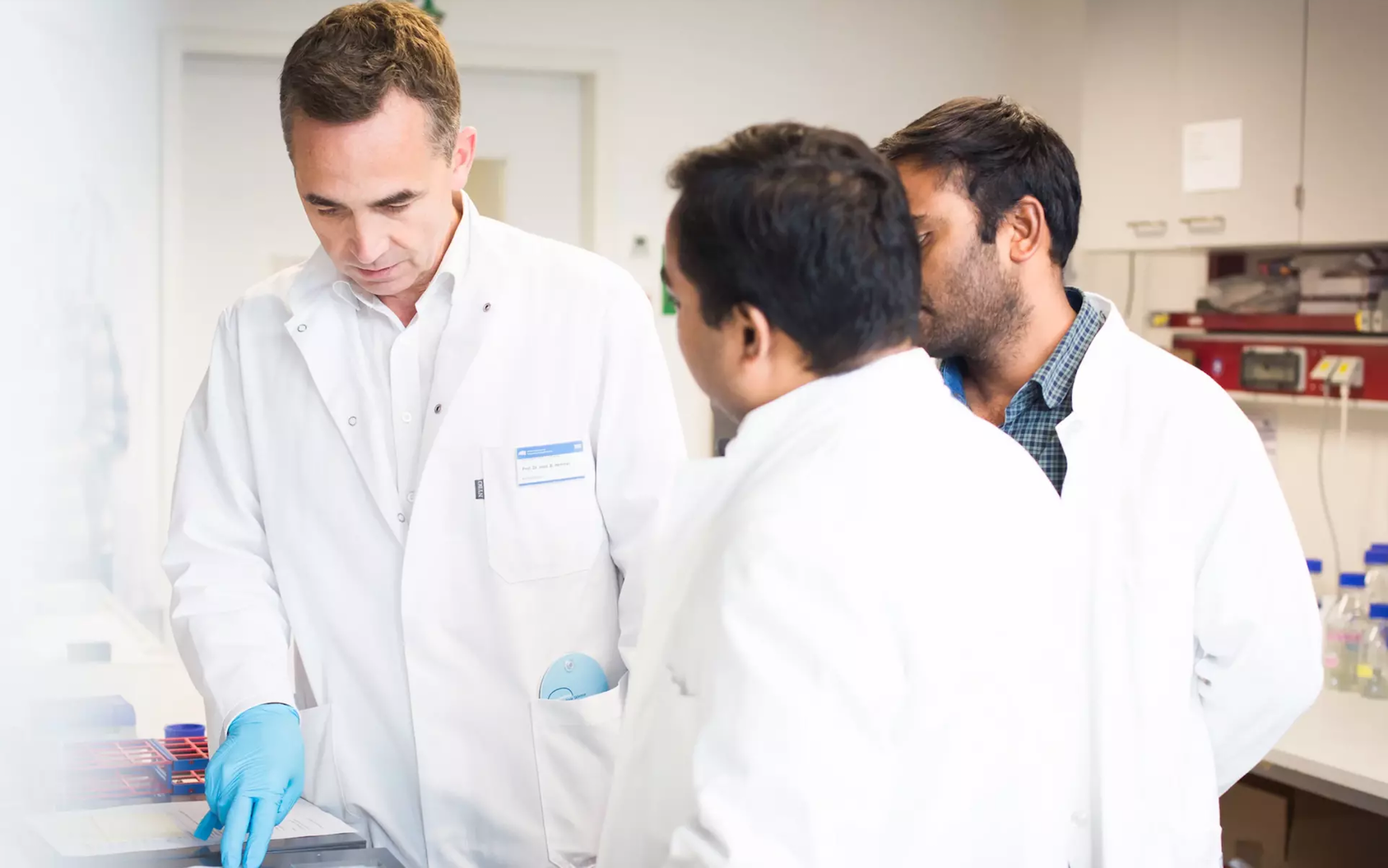  Bernhard Hemmer in the law with two colleagues at work