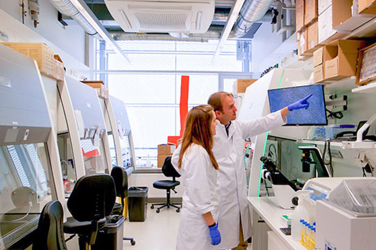 Judith in Paquet Lab
