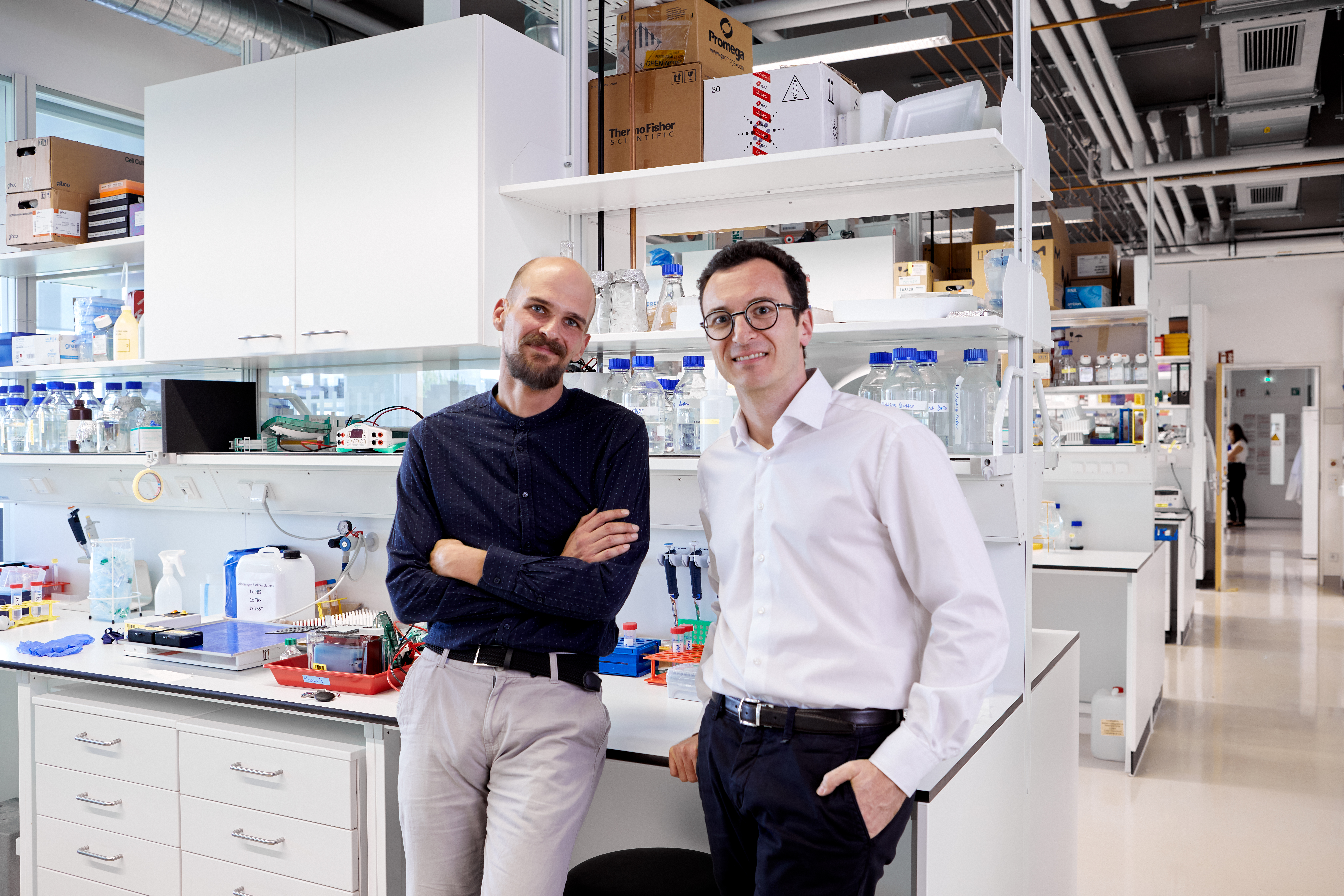  Arthur Liesz and Stefan Roth in the lab