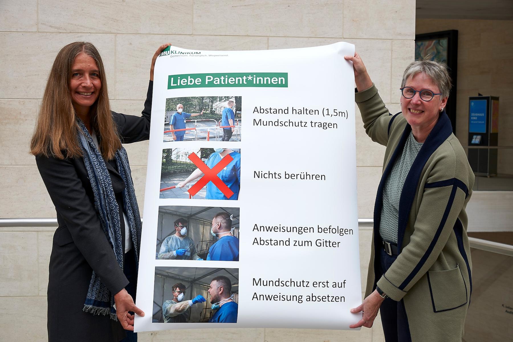 Dr. Rothe/Dr. Witt - Übergabe Corona-Plakat an DHM