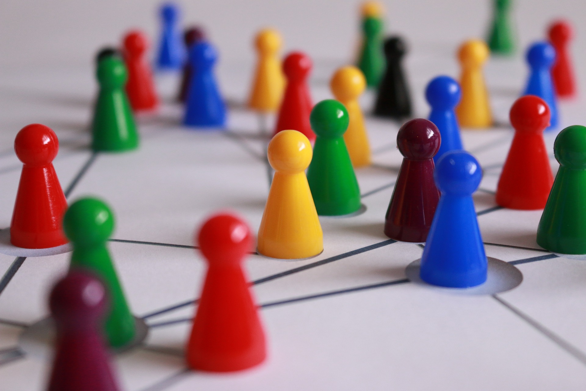 Spielsteine netzwerk vernetzt, by Gerd Altmann, available on Pixabay, CC0/Pixabay
