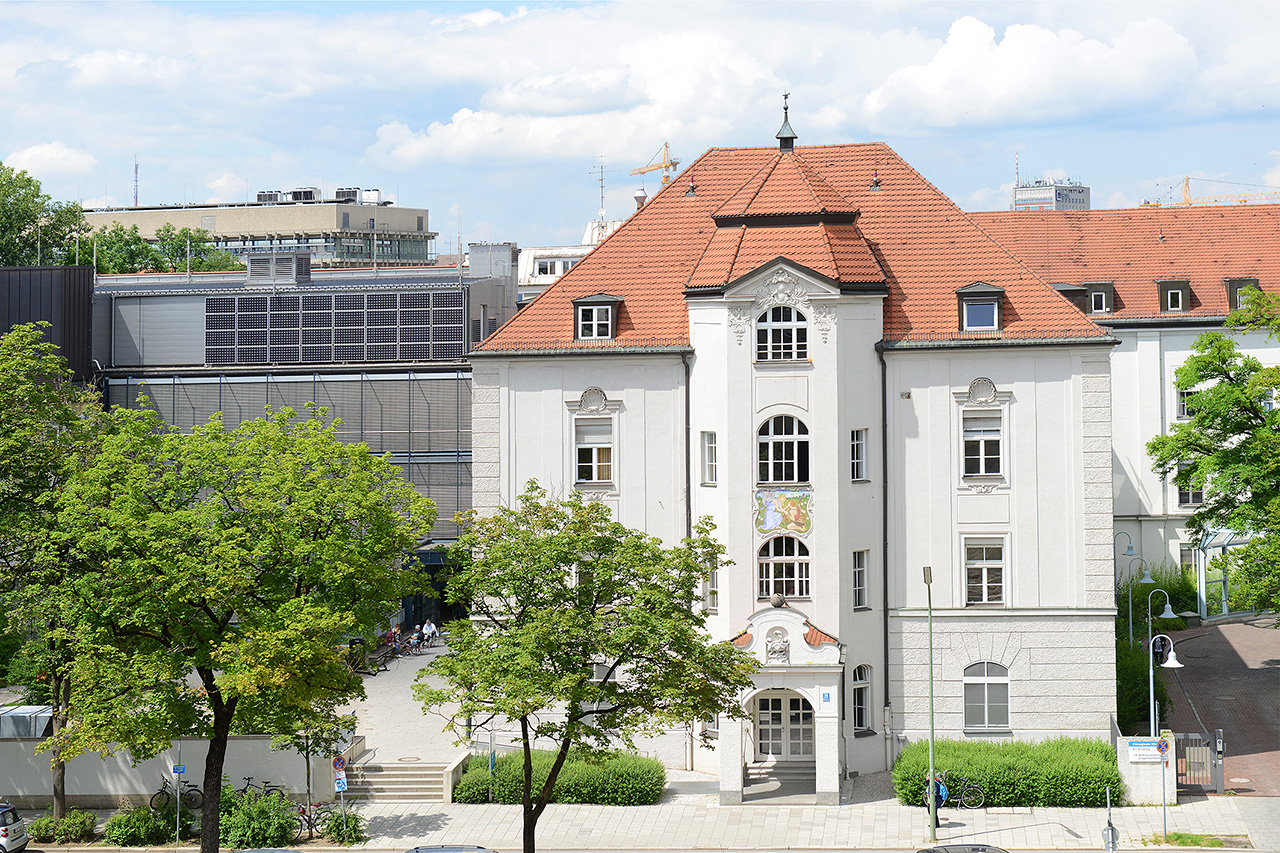 Das Gebäude der Chirurgischen Klinik des LMU Klinikums München in der Nußbaumstraße 20.
